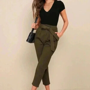 Lulu's Leo Olive Green Tie-Waist Cropped Pants EUC